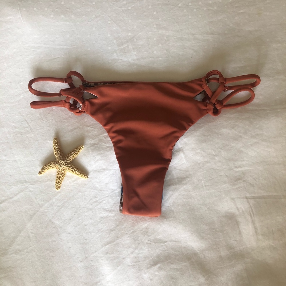 New ACACIA Molokini Bottom in Li Hing Mui (Medium)
